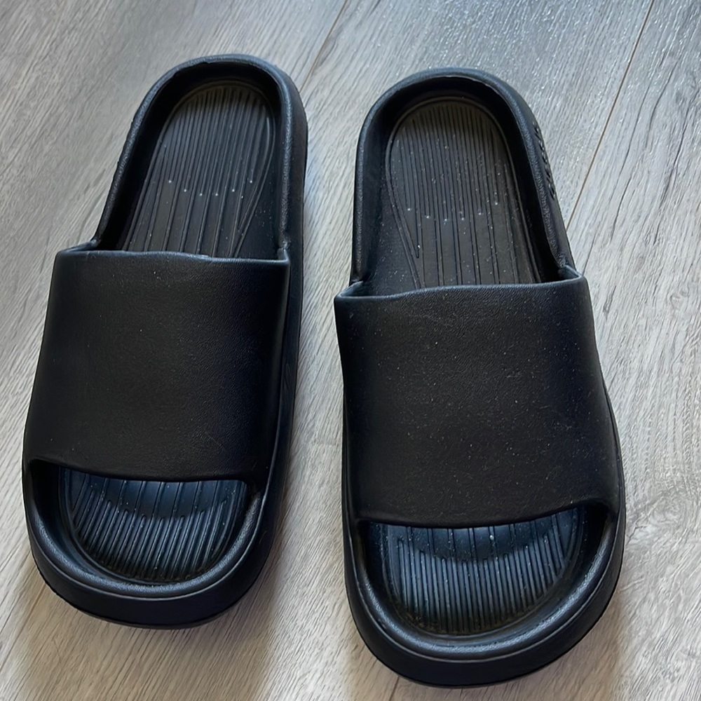 Men’s slides size 44-45 new
